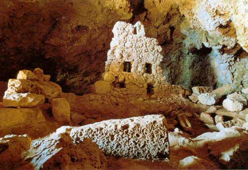 Caves of Ellinokamara and Stilokamara (Selai)